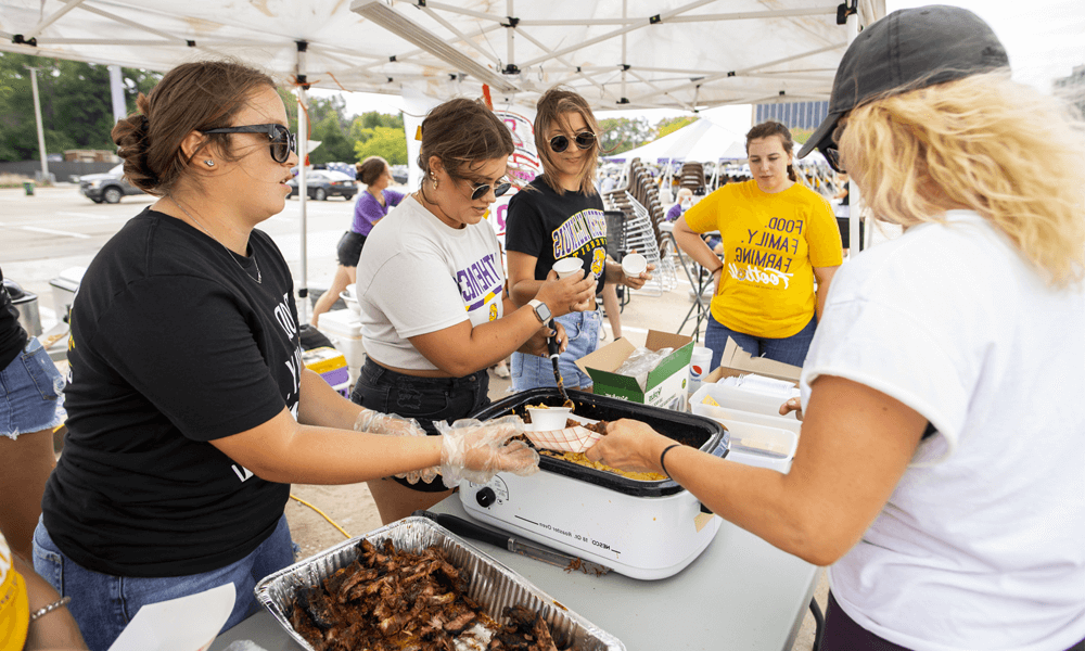 Family Day BBQ 2022 *photos courtesy of WIU Photo and Design*